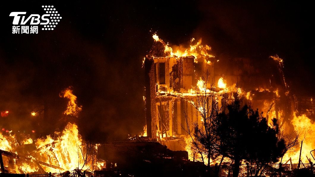 美國科州森林野火延燒，至少1000棟房屋遭焚毀。（圖／達志影像美聯社）
