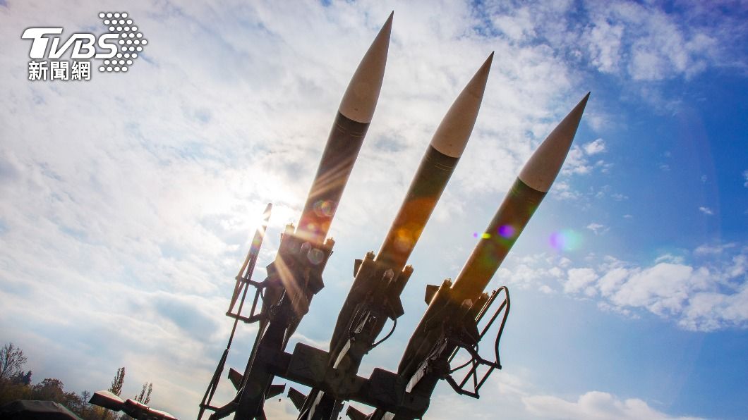 北韓媒體宣布於昨（5）日成功試射高超音速飛彈。（示意圖／shutterstock 達志影像）