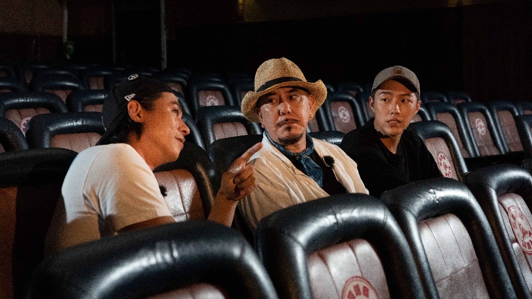 莊凱勛（左起）、黃秋生與蔡凡熙一起至電影院觀賞彼此的作品。（圖／LINE TV提供）