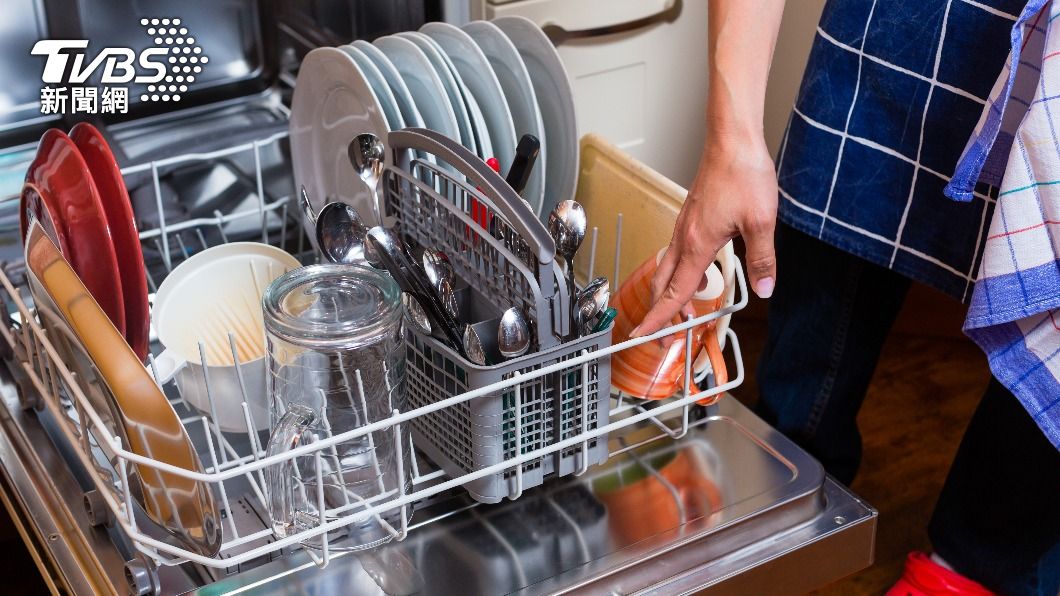洗碗機遭冠上「最感謝的廚房家電」。（示意圖／shutterstock達志影像）