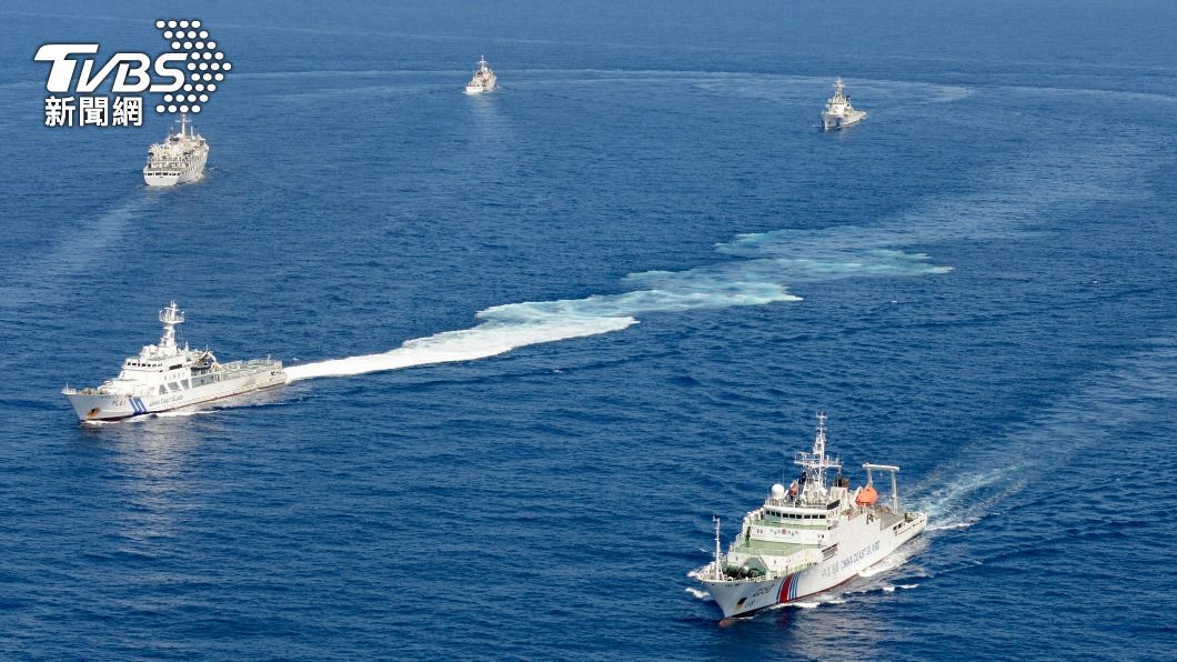 中國大陸海警船駛入釣魚台附近爭議海域。（示意圖／達志影像路透社）
