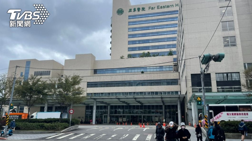 亞東醫院病房護理師染疫。（圖／TVBS） 亞東醫院「非專責病房」護理師確診　匡列79人感染源仍不明