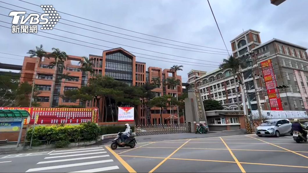 學校緊急停課。（圖／TVBS） 新竹市新增一家四口確診　2校停課、感染源調查中