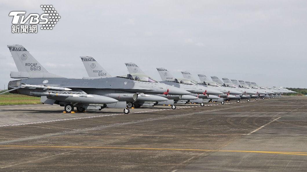 圖為F-16V戰機。（圖／中央社） F-16戰機20日復飛　空軍：重新投入攔截共機任務