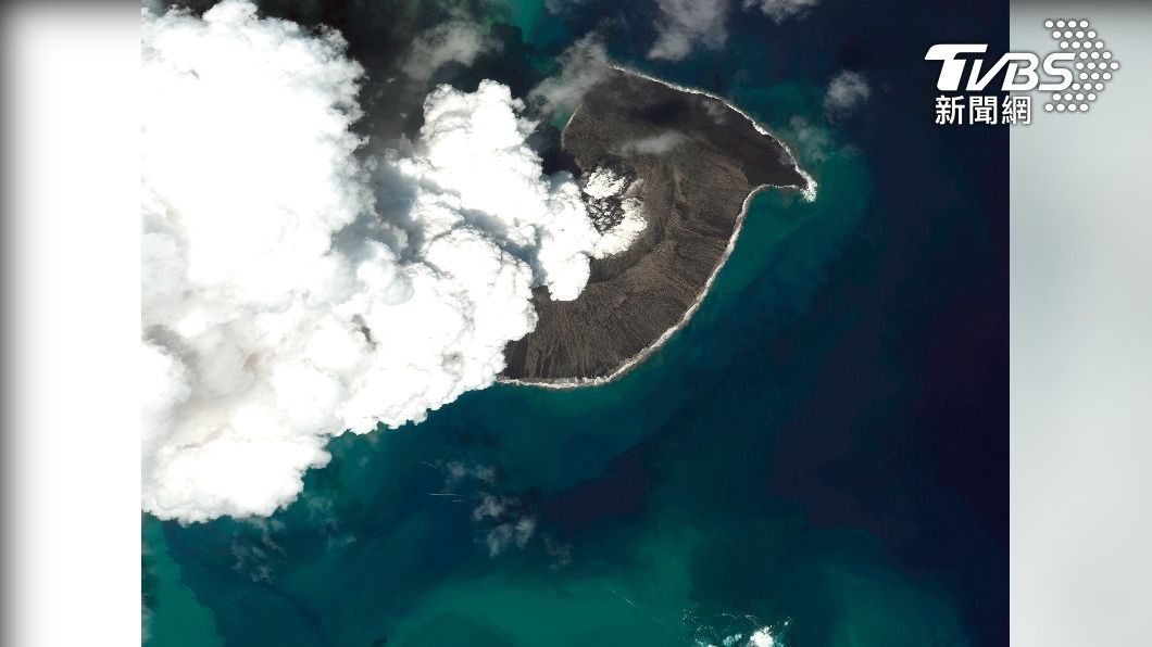 東加王國海底火山爆發對鄰國帶來嚴重衝擊。（圖／達志影像美聯社）