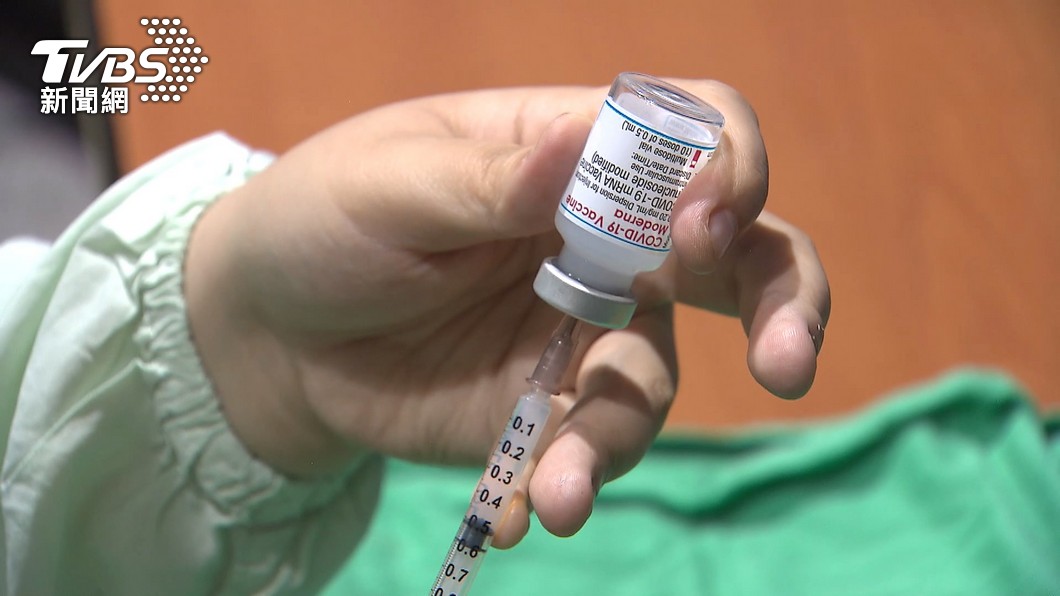 今日高雄市大寮區傳出一名婦人打完莫德納疫苗第3劑後，突然昏倒送醫不治。（示意圖／TVBS資料畫面）