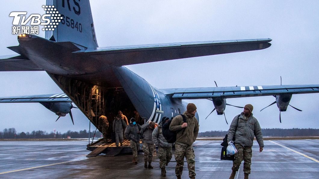 美軍F-15抵愛沙尼亞空軍基地。（圖／達志影像路透社）