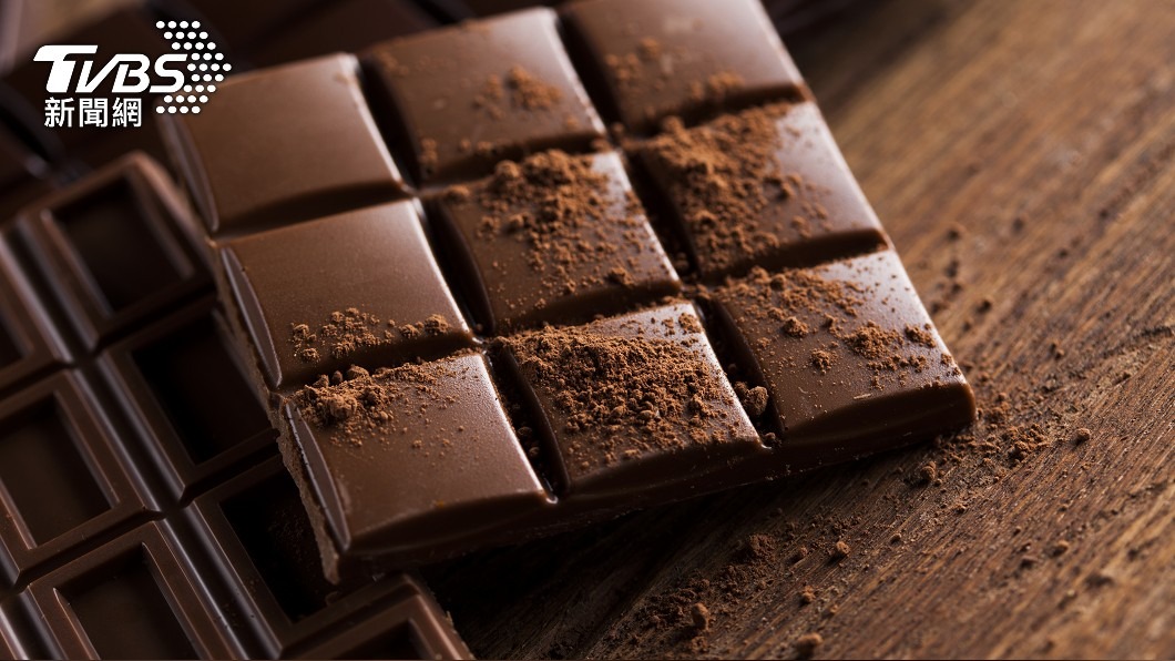 吃黑巧克力有助增加好膽固醇。（示意圖／shutterstock 達志影像）