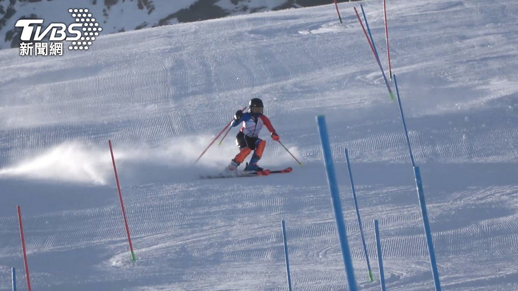 李玟儀代表台灣參加冬奧高山滑雪項目。（圖／TVBS）