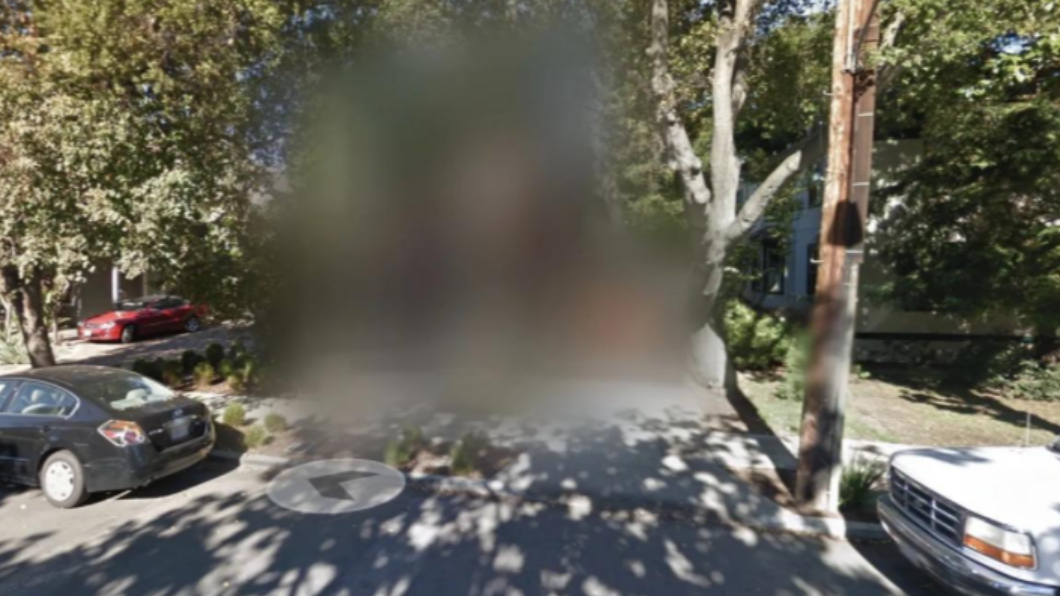 Google街景服務驚見一塊馬賽克，原來是蘋果執行長庫克的家。（圖／翻攝自Google Map）
