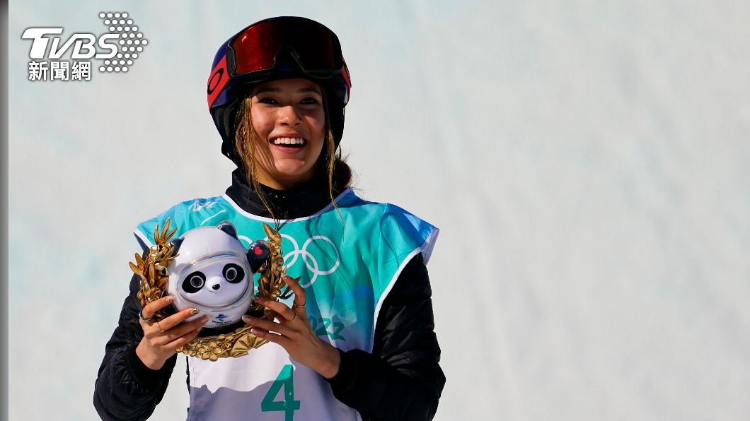 中國滑雪選手谷愛凌在自由式滑雪女子大跳台奪下金牌（圖／達志影像美聯社）