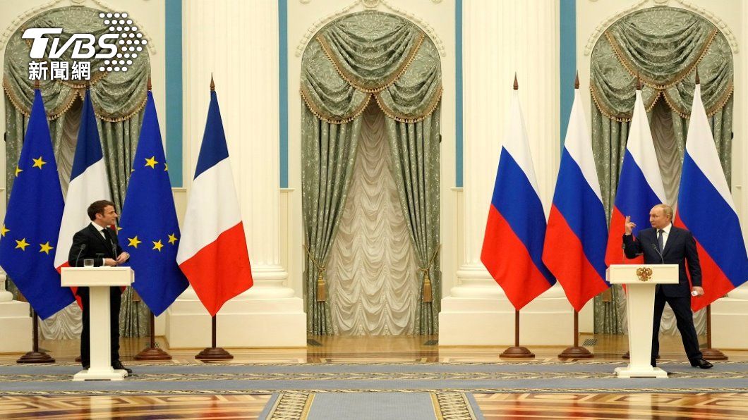 法國總統馬克洪與俄羅斯總統普欽。（照片來源：AP）