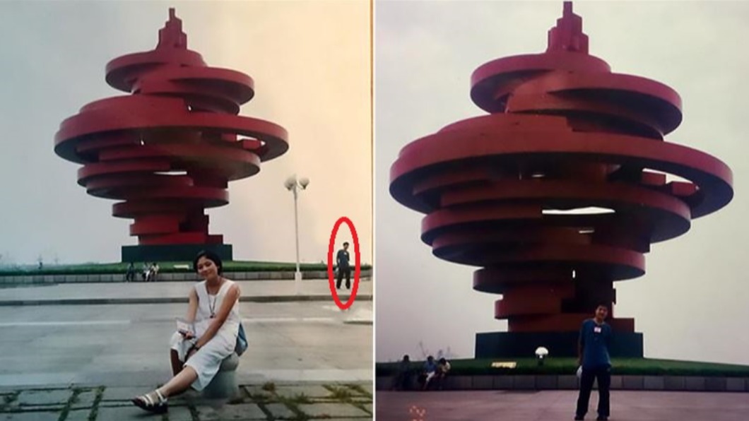 男子發現自己（紅圈處）出現在妻子21年前的出遊照中。（圖／翻攝自微博）