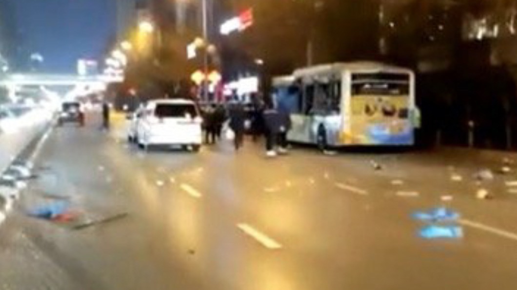 瀋陽發生一起公車爆炸案。（圖／翻攝自微博）