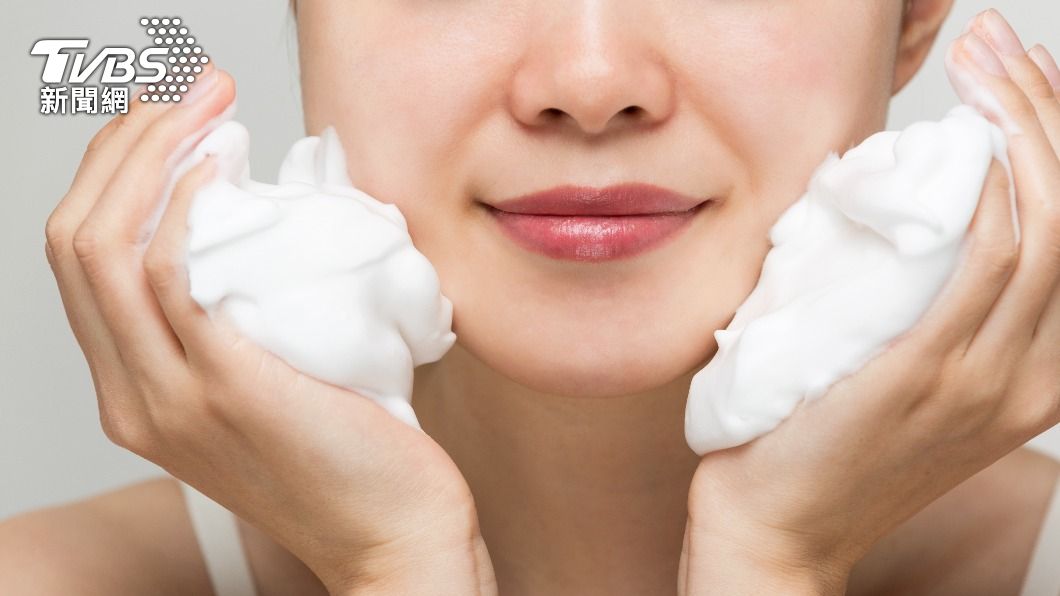 適度的臉部清潔可以保持乾淨。（示意圖／shutterstock達志影像）