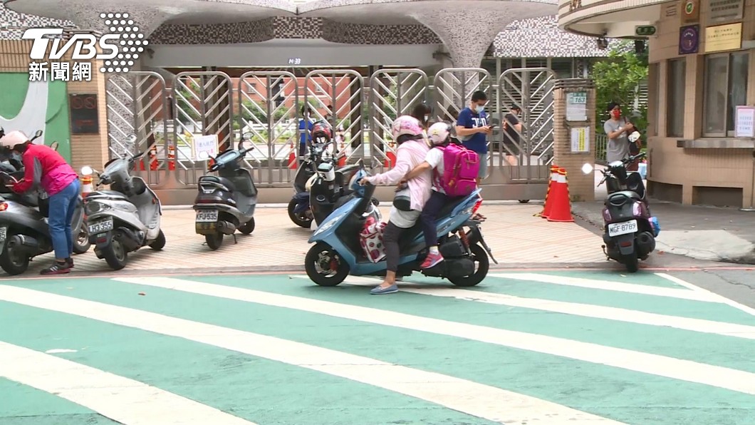 台北市國小無停課，政策不同調，讓家長很頭痛。（示意圖，與本文無關／TVBS資料照）