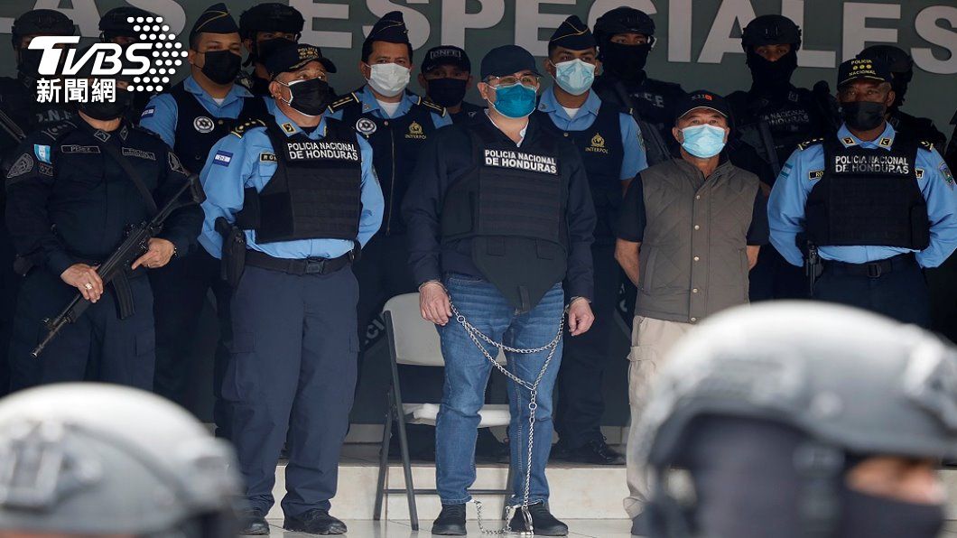 宏都拉斯前總統葉南德茲被逮。（照片來源：AP）