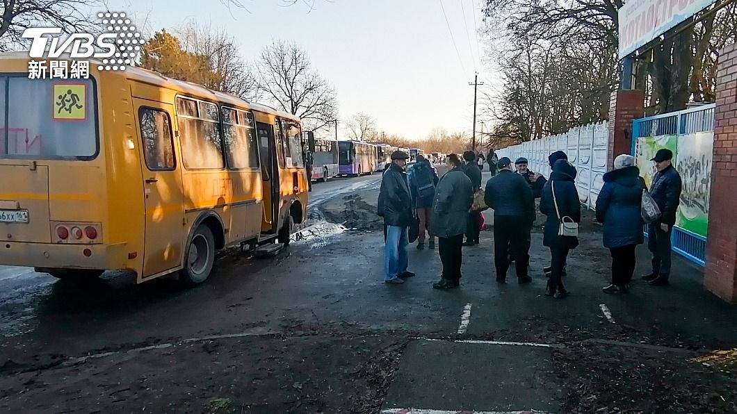 不少親俄派人士從烏克蘭邊境地區前往羅斯托夫。（圖／達志影像美聯社）