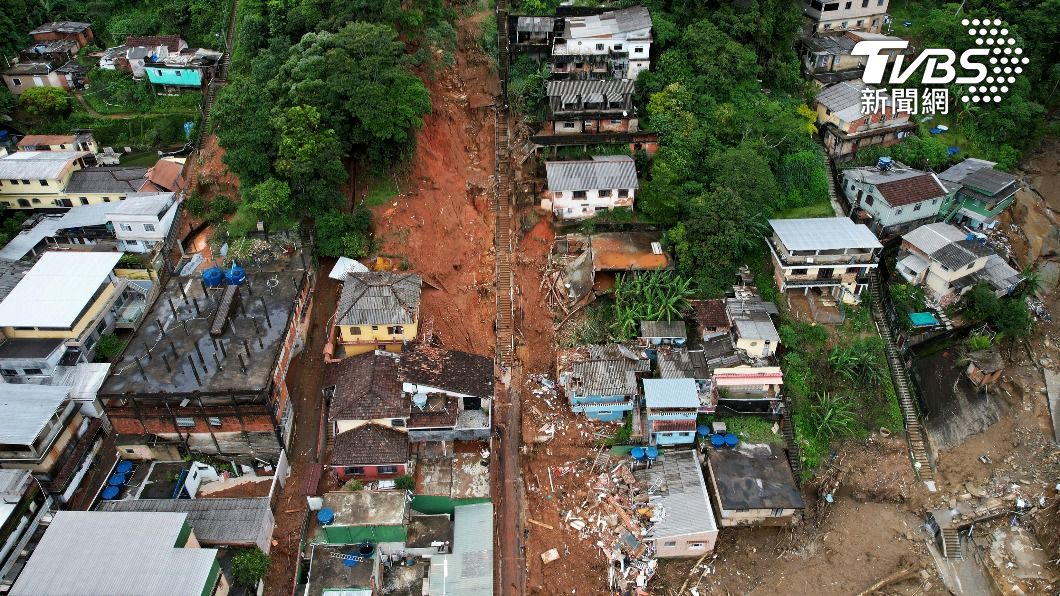 巴西里約熱內盧州山城貝德羅保利斯，遭暴雨侵襲引發洪水和土石流災害。（圖／達志影像美聯社）