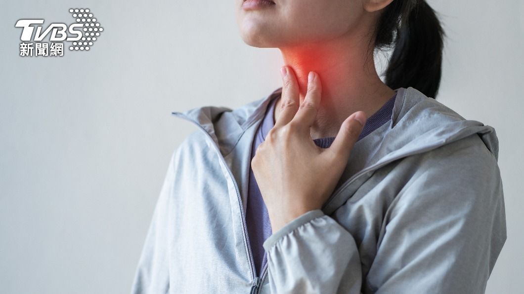 如果發現異常喉嚨痛，有可能是食道癌引起。（示意圖／shutterstock達志影像）