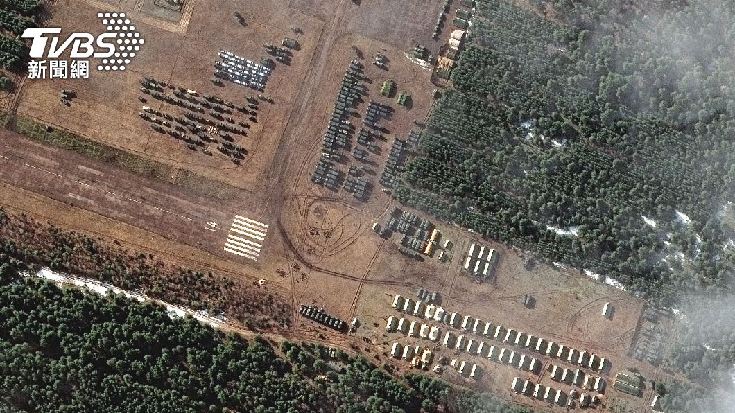 美國商用衛星公司Maxar發現白俄羅斯南部邊境出現多輛軍車集結。（圖／達志影像歐新社）
