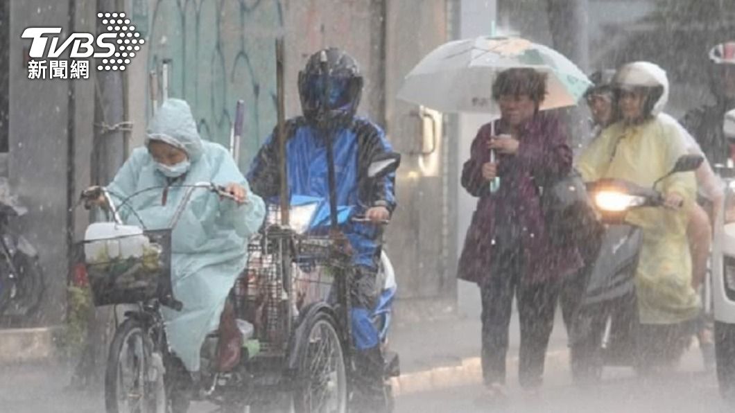 近日台灣各地已連續下雨好幾天讓民眾期盼能趕快放晴。（圖／TVBS資料畫面）