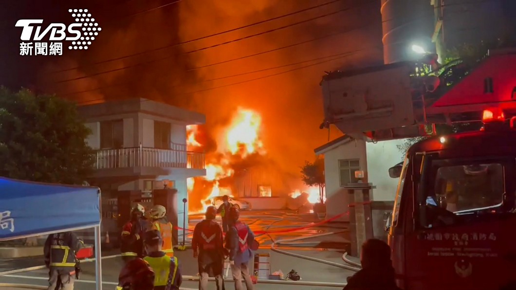 桃園平鎮工廠大火，女員工被尋獲時已燒成焦屍。（圖／TVBS資料畫面）