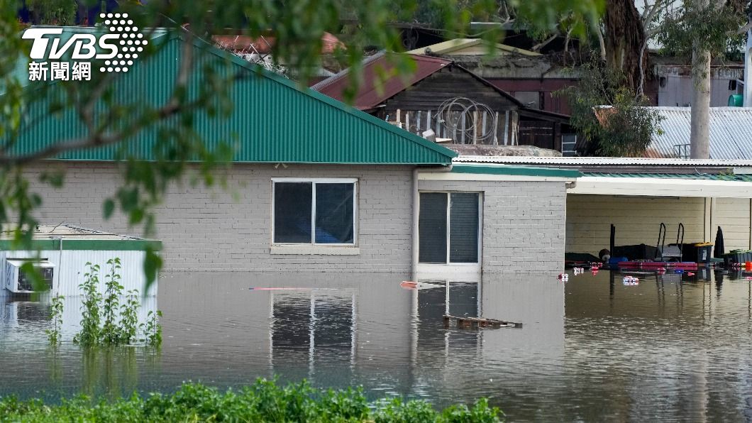 澳洲東岸連日遭暴雨摧殘，雪梨部分地區淹水災情嚴重。（圖／達志影像美聯社）