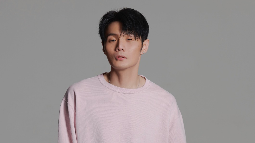 歌手李榮浩今（6）日推出新單曲〈脫胎換骨〉。（圖／華納音樂提供）