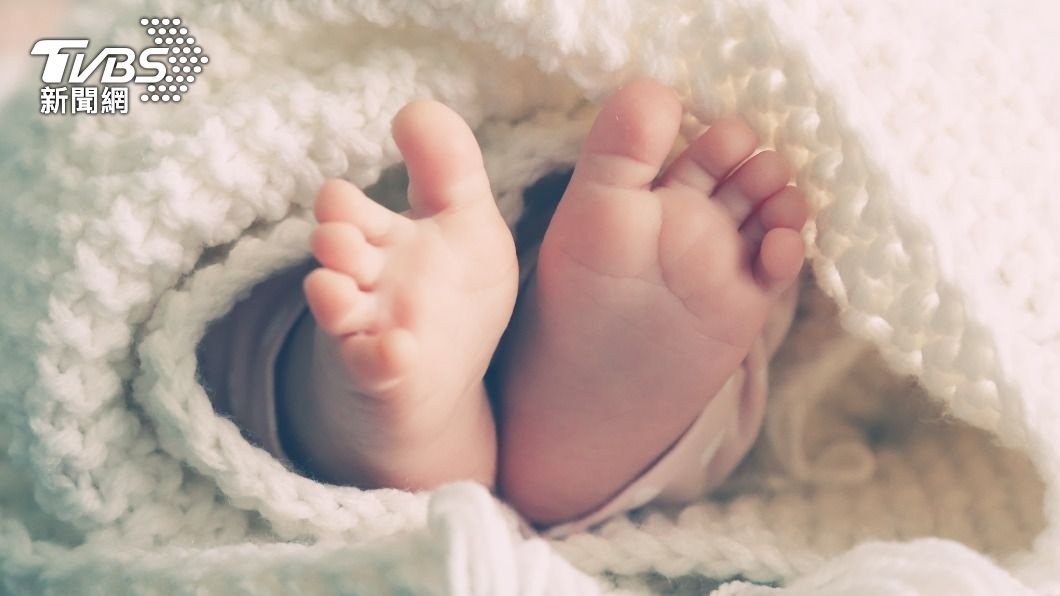 有名出生僅1天大的女嬰竟右小腿骨折。（示意圖，非當事人／shutterstock 達志影像）
