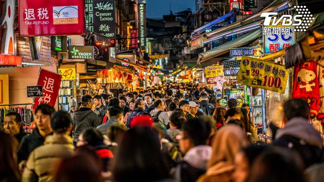 台灣許多人愛逛夜市。（示意圖／shutterstock達志影像）