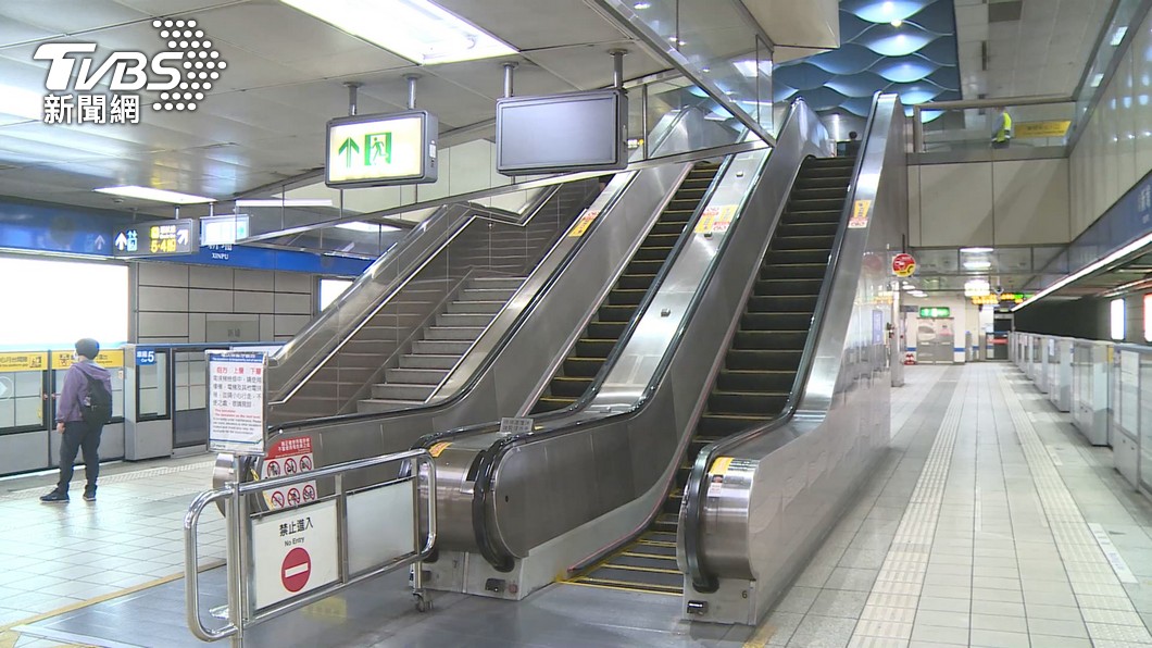 捷運內設有手扶梯。（示意圖／TVBS資料畫面）