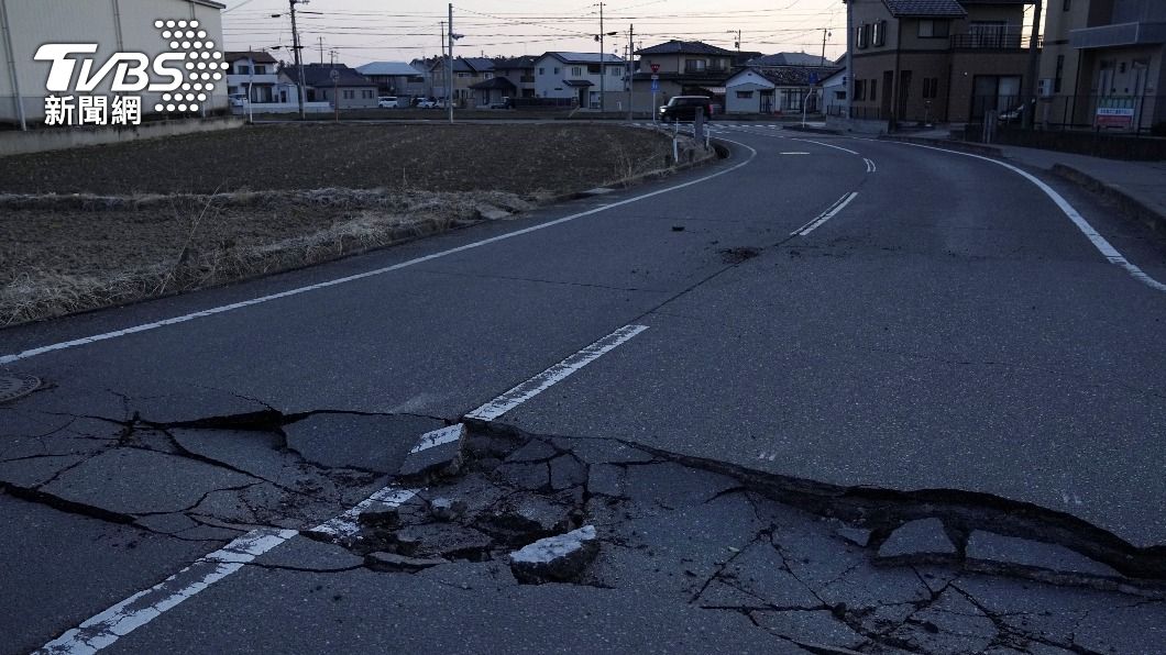 日本東北地區16日深夜11點36分發生芮氏規模7.3強震。（圖／達志影像路透社）