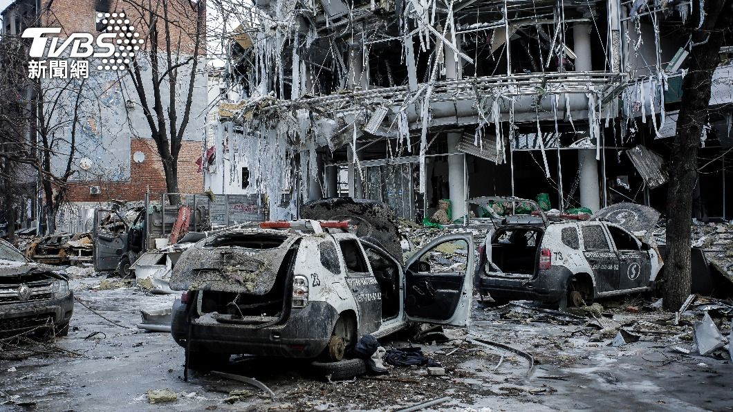 烏克蘭街頭被俄軍轟炸成廢墟。（圖／達志影像美聯社）