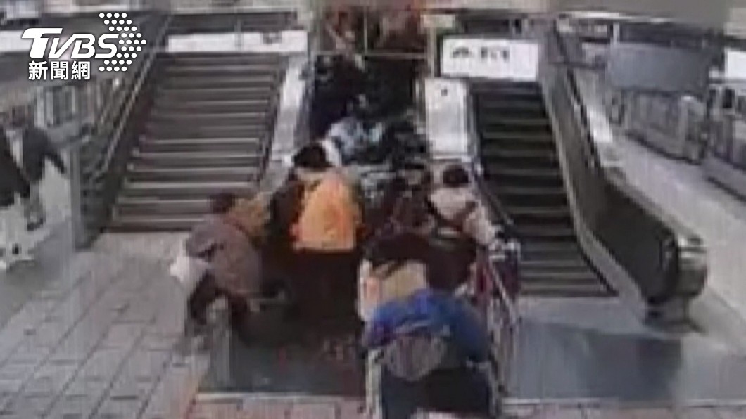 北捷上月發生電扶梯下滑事件。（圖／TVBS）