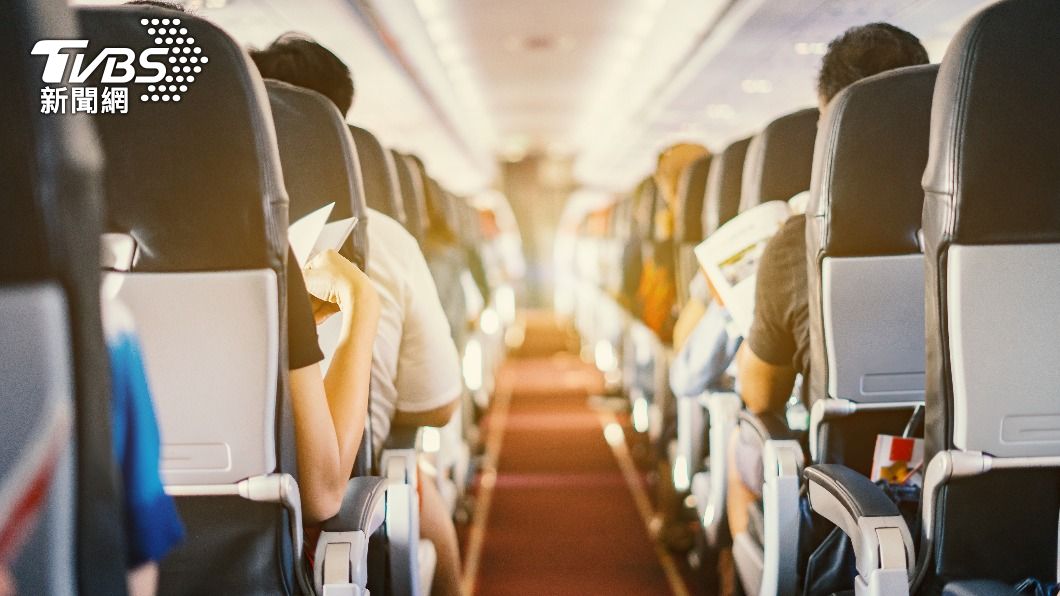 專家分析飛機上的座位很可能攸關意外發生時的生死。（示意圖／shutterstock達志影像）