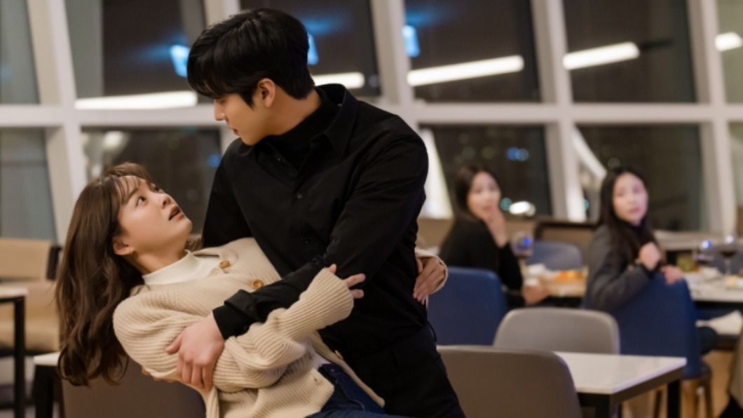 韓劇《社內相親》成為收視冠軍。（圖／翻攝自SBS官網）