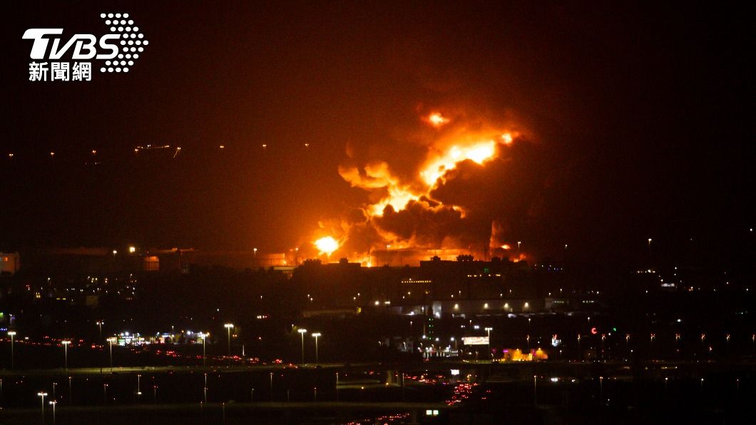 葉門攻擊沙烏地石油設施。（圖／達志影像美聯社）