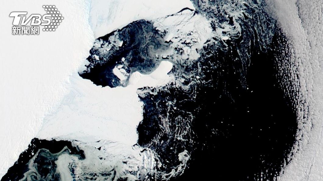南極洲的冰架因極端氣候而完全崩落。（圖／達志影像美聯社）