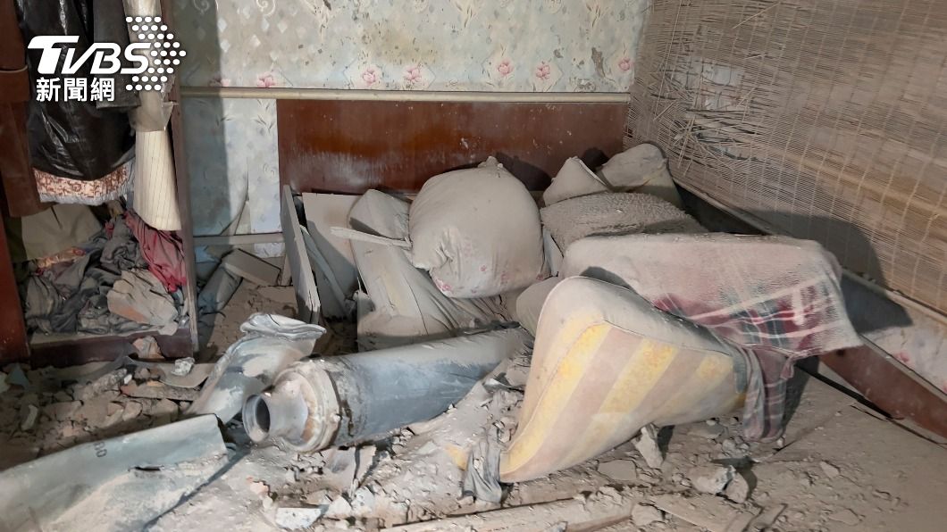 烏克蘭許多地方被俄軍砲轟，民宅也無法倖免。（圖／達志影像美聯社）