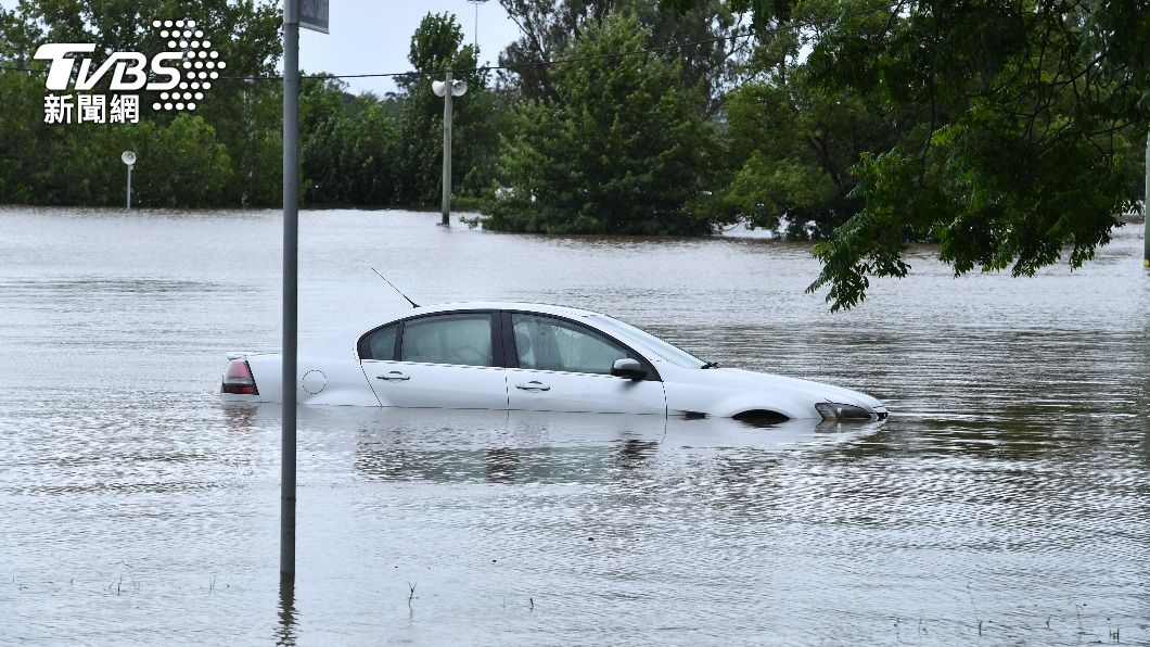 新南威爾斯州首府雪梨被雨彈狂轟，道路全被淹。（圖／達志影像歐新社）