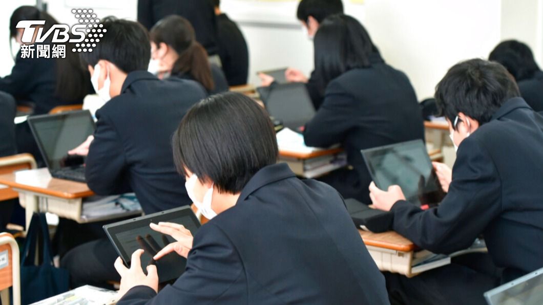 日本通過高中生教科書更改部分敏感用字。（圖／達志影像美聯社）