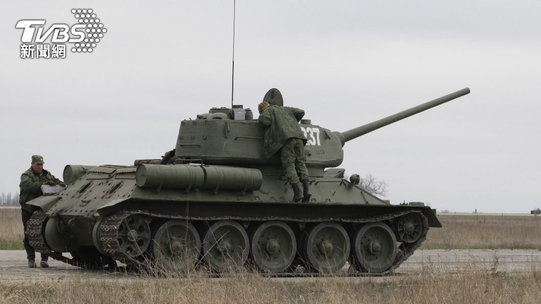 《紐時》引述美方消息稱，政府有意協助將蘇聯製戰車送往烏克蘭。（示意圖／達志影像路透社）