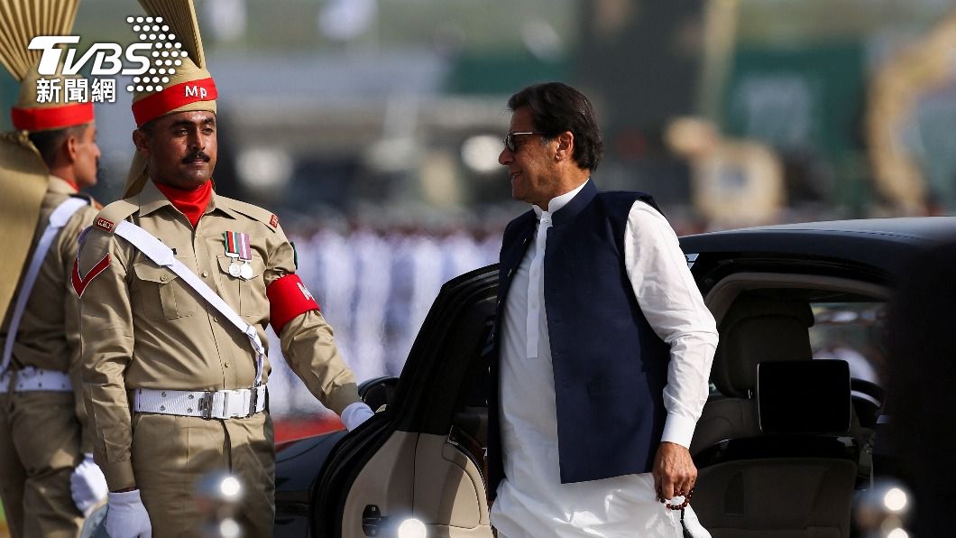 巴基斯坦總理伊姆蘭汗(右)。（圖／達志影像路透社）