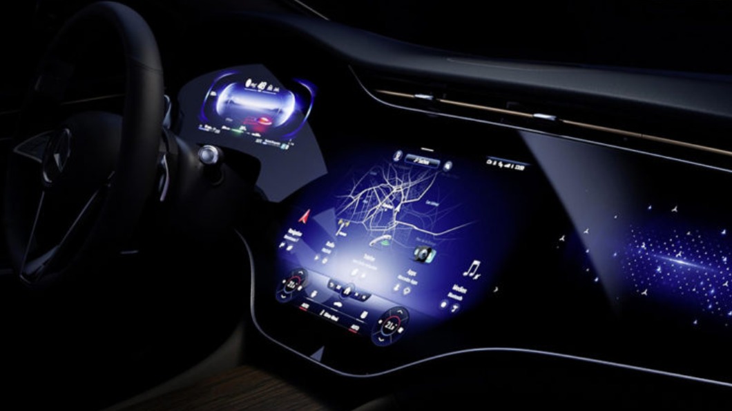 因著晶片荒，汽車製造商不得不刪除觸控螢幕等部分功能以保持生產線運作。（圖／ 翻攝自Benz）