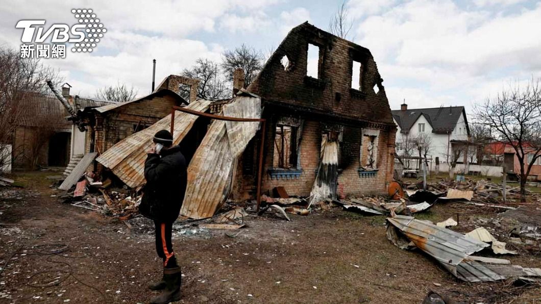 烏克蘭基輔地區的布查鎮，房屋已被俄羅斯炮擊摧毀。（圖／達志影像路透社）