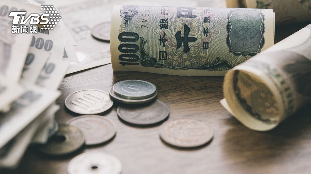 日本央行延續寬鬆政策讓日圓匯價直直落。（示意圖／shutterstock達志影像）