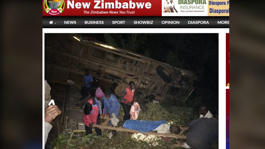 辛巴威一輛載滿錫安基督教徒的巴士掉落峽谷。（圖／翻攝自《NEW Zimbabwe》）
