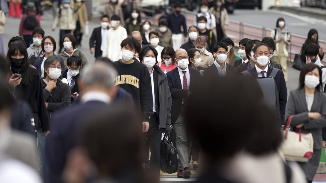 日本今年感染新冠肺炎的死亡病例數已超過3萬人。(圖／達志影像美聯社)