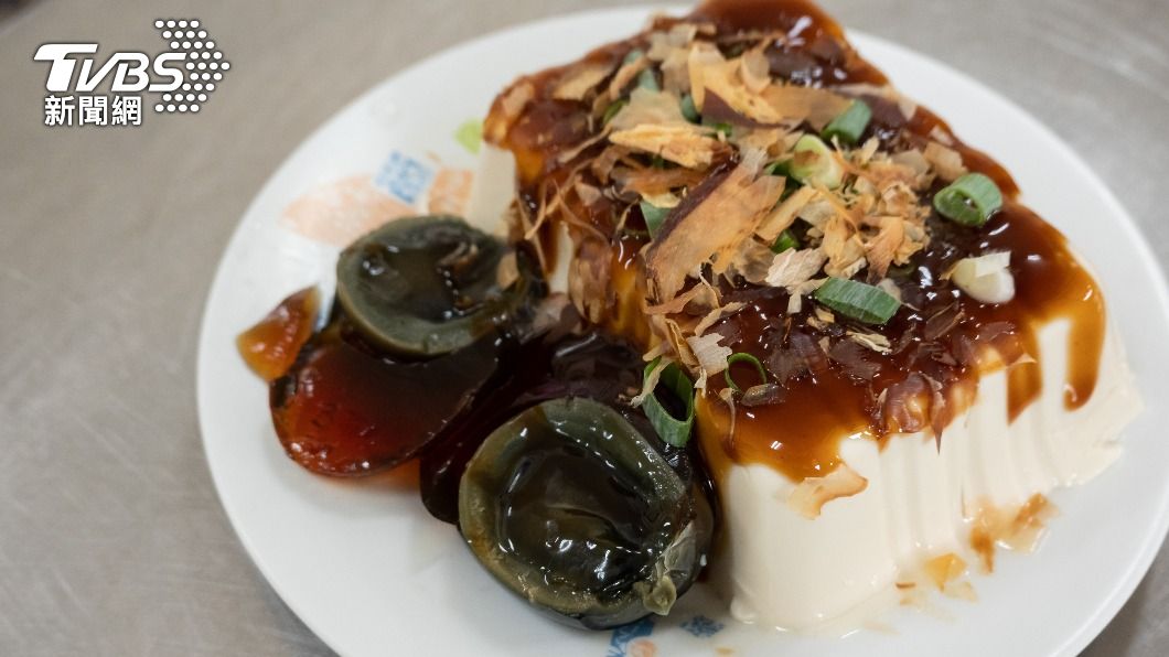 皮蛋豆腐是台灣常見的小菜。（示意圖／shutterstock達志影像）